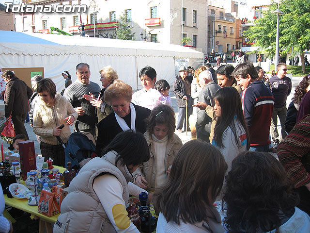 EL MOVIMIENTO JUNIOR Y EL COLECTIVO EL CANDIL ORGANIZARON UN MERCADILLO SOLIDARIO EL PASADO DOMINGO 17 DE DICIEMBRE - 11