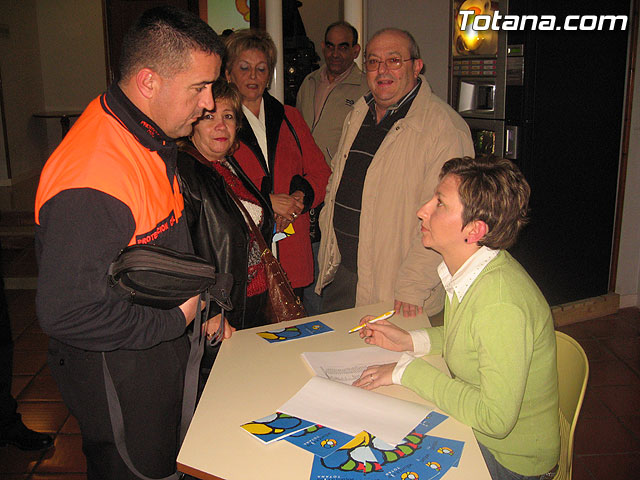 ENTREGAN EL CARNET DE VOLUNTARIO A MÁS DE UN CENTENAR DE VECINOS QUE DESARROLLAN ACCIONES VOLUNTARIAS Y ASOCIACIONES SIN ÁNIMO DE LUCRO DE TOTANA - 1