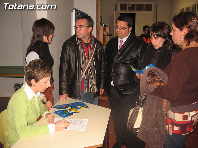 ENTREGAN EL CARNET DE VOLUNTARIO A MÁS DE UN CENTENAR DE VECINOS QUE DESARROLLAN ACCIONES VOLUNTARIAS Y ASOCIACIONES SIN ÁNIMO DE LUCRO DE TOTANA - 4