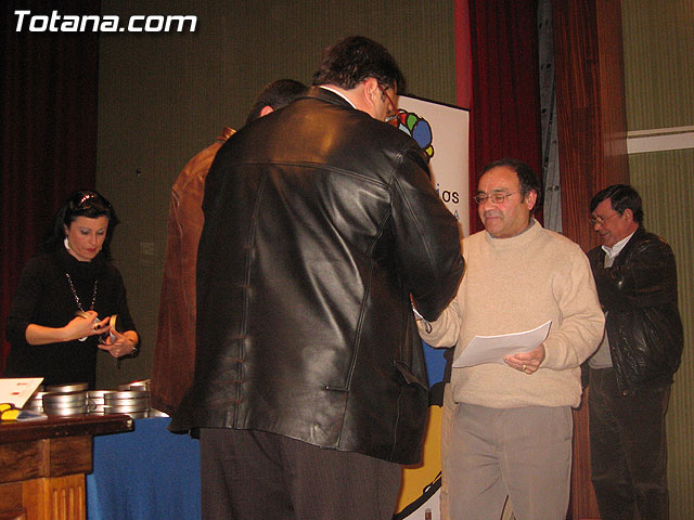 ENTREGAN EL CARNET DE VOLUNTARIO A MÁS DE UN CENTENAR DE VECINOS QUE DESARROLLAN ACCIONES VOLUNTARIAS Y ASOCIACIONES SIN ÁNIMO DE LUCRO DE TOTANA - 11