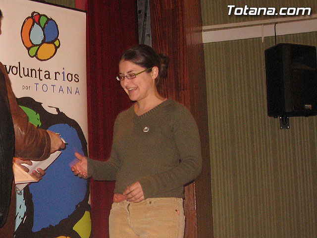 ENTREGAN EL CARNET DE VOLUNTARIO A MÁS DE UN CENTENAR DE VECINOS QUE DESARROLLAN ACCIONES VOLUNTARIAS Y ASOCIACIONES SIN ÁNIMO DE LUCRO DE TOTANA - 15