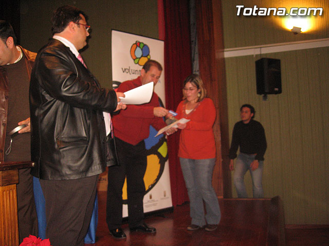ENTREGAN EL CARNET DE VOLUNTARIO A MÁS DE UN CENTENAR DE VECINOS QUE DESARROLLAN ACCIONES VOLUNTARIAS Y ASOCIACIONES SIN ÁNIMO DE LUCRO DE TOTANA - 16