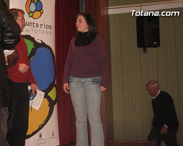 ENTREGAN EL CARNET DE VOLUNTARIO A MÁS DE UN CENTENAR DE VECINOS QUE DESARROLLAN ACCIONES VOLUNTARIAS Y ASOCIACIONES SIN ÁNIMO DE LUCRO DE TOTANA - 21