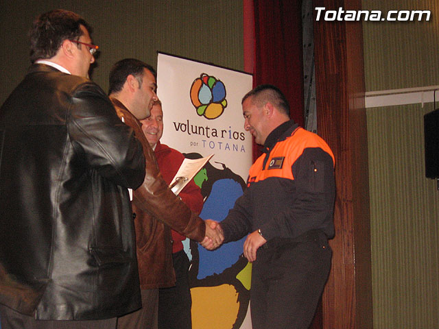 ENTREGAN EL CARNET DE VOLUNTARIO A MÁS DE UN CENTENAR DE VECINOS QUE DESARROLLAN ACCIONES VOLUNTARIAS Y ASOCIACIONES SIN ÁNIMO DE LUCRO DE TOTANA - 31