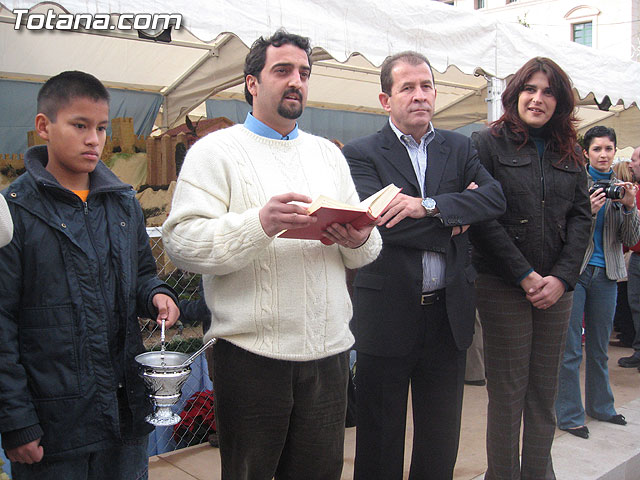 SE INAUGURA EL BELÉN MUNICIPAL EN LA PLAZA BALSA VIEJA QUE PERMANECERÁ ABIERTO HASTA EL DÍA 7 DE ENERO - 12