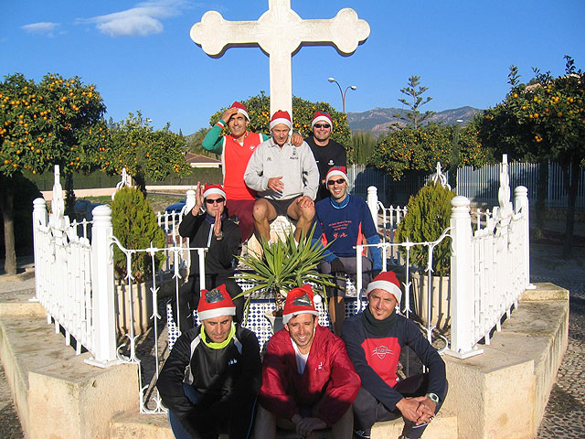 DESDE EL CLUB DE ATLETISMO DE TOTANA QUIEREN DESEAR A TODOS LOS VECINOS DE TOTANA UNAS FELICES FIESTAS Y PRÓSPERO 2007 - 6