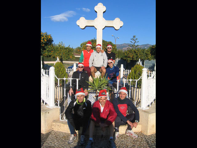 DESDE EL CLUB DE ATLETISMO DE TOTANA QUIEREN DESEAR A TODOS LOS VECINOS DE TOTANA UNAS FELICES FIESTAS Y PRÓSPERO 2007 - 7