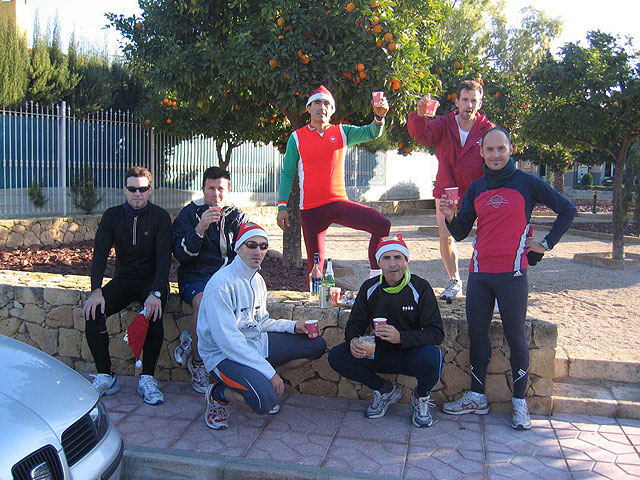 DESDE EL CLUB DE ATLETISMO DE TOTANA QUIEREN DESEAR A TODOS LOS VECINOS DE TOTANA UNAS FELICES FIESTAS Y PRÓSPERO 2007 - 8