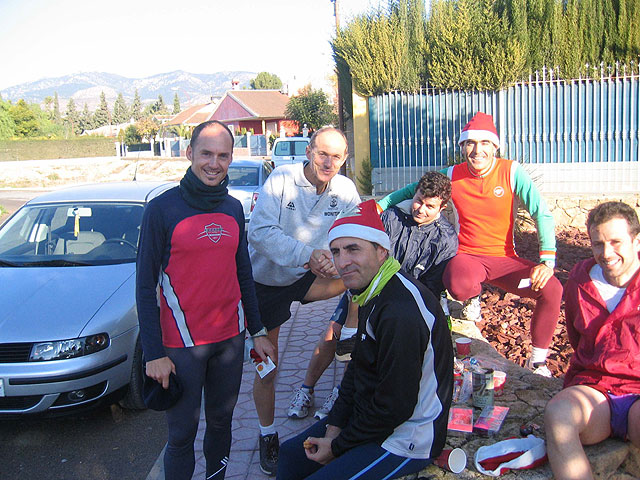 DESDE EL CLUB DE ATLETISMO DE TOTANA QUIEREN DESEAR A TODOS LOS VECINOS DE TOTANA UNAS FELICES FIESTAS Y PRÓSPERO 2007 - 9