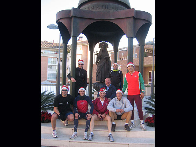 DESDE EL CLUB DE ATLETISMO DE TOTANA QUIEREN DESEAR A TODOS LOS VECINOS DE TOTANA UNAS FELICES FIESTAS Y PRÓSPERO 2007 - 20