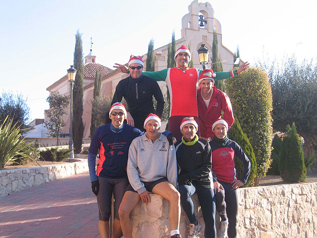 DESDE EL CLUB DE ATLETISMO DE TOTANA QUIEREN DESEAR A TODOS LOS VECINOS DE TOTANA UNAS FELICES FIESTAS Y PRÓSPERO 2007 - 13