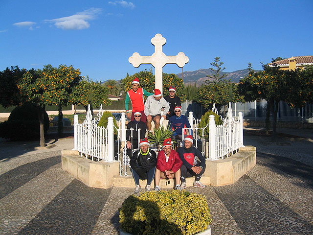 DESDE EL CLUB DE ATLETISMO DE TOTANA QUIEREN DESEAR A TODOS LOS VECINOS DE TOTANA UNAS FELICES FIESTAS Y PRÓSPERO 2007 - 16