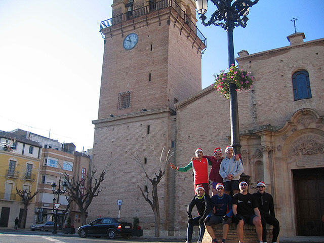 DESDE EL CLUB DE ATLETISMO DE TOTANA QUIEREN DESEAR A TODOS LOS VECINOS DE TOTANA UNAS FELICES FIESTAS Y PRÓSPERO 2007 - 22