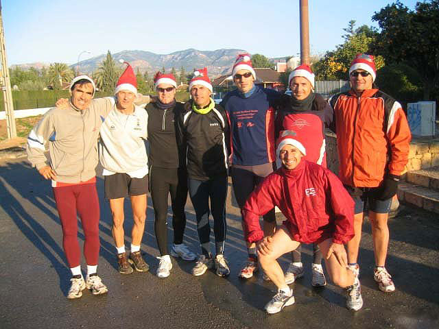 DESDE EL CLUB DE ATLETISMO DE TOTANA QUIEREN DESEAR A TODOS LOS VECINOS DE TOTANA UNAS FELICES FIESTAS Y PRÓSPERO 2007 - 27