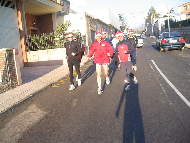 DESDE EL CLUB DE ATLETISMO DE TOTANA QUIEREN DESEAR A TODOS LOS VECINOS DE TOTANA UNAS FELICES FIESTAS Y PRÓSPERO 2007 - 28