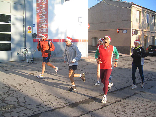 DESDE EL CLUB DE ATLETISMO DE TOTANA QUIEREN DESEAR A TODOS LOS VECINOS DE TOTANA UNAS FELICES FIESTAS Y PRÓSPERO 2007 - 32