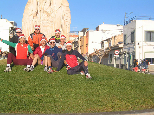 DESDE EL CLUB DE ATLETISMO DE TOTANA QUIEREN DESEAR A TODOS LOS VECINOS DE TOTANA UNAS FELICES FIESTAS Y PRÓSPERO 2007 - 33