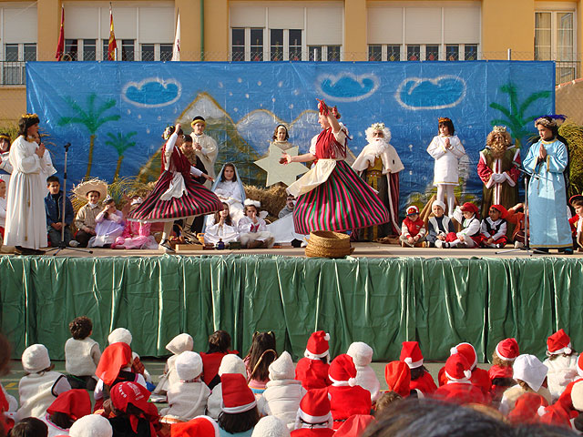 REPRESENTACIÓN DE NAVIDAD EN EL COLEGIO SANTA EULALIA - 11
