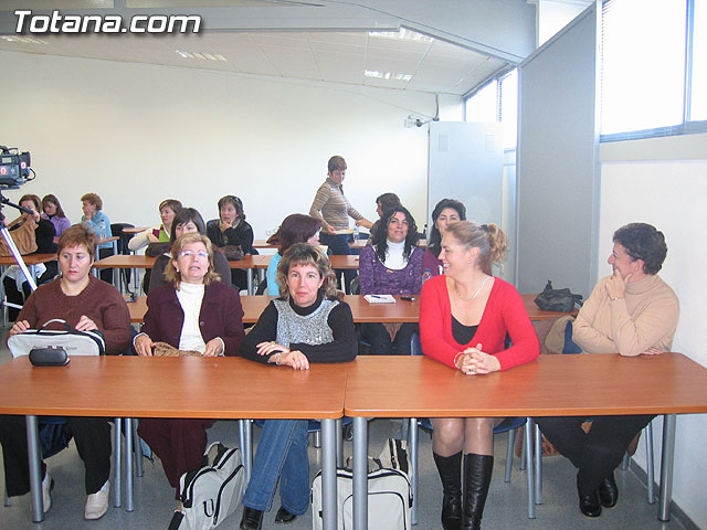 SE CLAUSURA LA PARTE TEÓRICA DE LOS CURSOS DE FORMACION OCUPACIONAL DEL POGRAMA “MAGAP-EMPLEO” SOBRE GESTIÓN ADMINISTRATIVA, ATENCIÓN AL PÚBLICO E INGLÉS - 2 SE CLAUSURA LA PARTE TEÓRICA DE LOS CURSOS DE FORMACION OCUPACIONAL DEL POGRAMA “MAGAP-EMPLEO” SOBRE GESTIÓN ADMINISTRATIVA, ATENCIÓN AL PÚBLICO E INGLÉS - 2