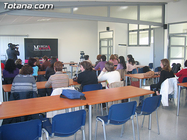 SE CLAUSURA LA PARTE TEÓRICA DE LOS CURSOS DE FORMACION OCUPACIONAL DEL POGRAMA “MAGAP-EMPLEO” SOBRE GESTIÓN ADMINISTRATIVA, ATENCIÓN AL PÚBLICO E INGLÉS - 5 SE CLAUSURA LA PARTE TEÓRICA DE LOS CURSOS DE FORMACION OCUPACIONAL DEL POGRAMA “MAGAP-EMPLEO” SOBRE GESTIÓN ADMINISTRATIVA, ATENCIÓN AL PÚBLICO E INGLÉS - 5