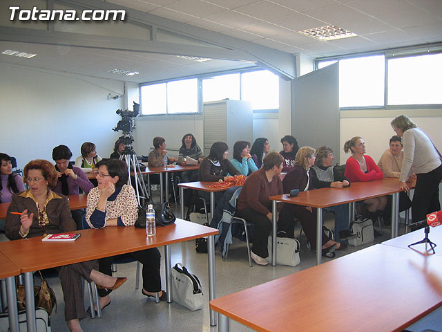 SE CLAUSURA LA PARTE TEÓRICA DE LOS CURSOS DE FORMACION OCUPACIONAL DEL POGRAMA “MAGAP-EMPLEO” SOBRE GESTIÓN ADMINISTRATIVA, ATENCIÓN AL PÚBLICO E INGLÉS - 8 SE CLAUSURA LA PARTE TEÓRICA DE LOS CURSOS DE FORMACION OCUPACIONAL DEL POGRAMA “MAGAP-EMPLEO” SOBRE GESTIÓN ADMINISTRATIVA, ATENCIÓN AL PÚBLICO E INGLÉS - 8