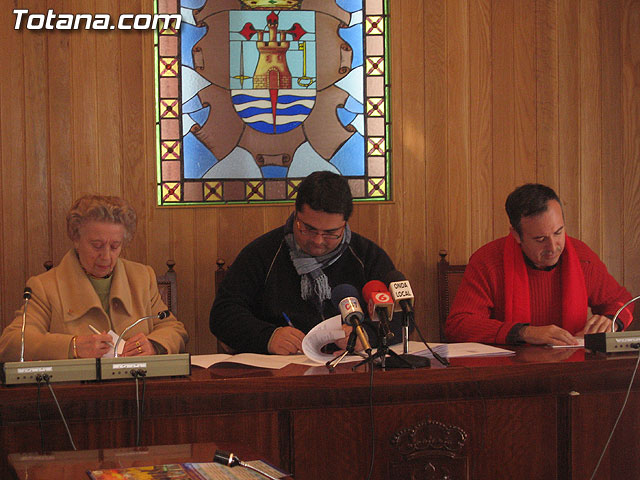 LA CONCEJALIA DE SERVICIOS AL CIUDADANO APOYA ECONÓMICAMENTE A UNA DOCENA DE ASOCIACIONES DEL MUNICIPIO PARA EL DESARROLLO DE ACCIONES CONJUNTAS EN EL TEJIDO SOCIAL DE TOTANA - 3 LA CONCEJALIA DE SERVICIOS AL CIUDADANO APOYA ECONÓMICAMENTE A UNA DOCENA DE ASOCIACIONES DEL MUNICIPIO PARA EL DESARROLLO DE ACCIONES CONJUNTAS EN EL TEJIDO SOCIAL DE TOTANA - 3