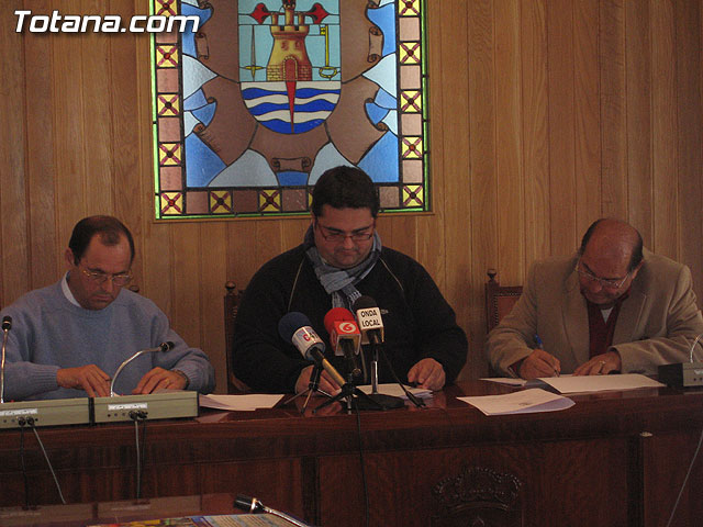 LA CONCEJALIA DE SERVICIOS AL CIUDADANO APOYA ECONÓMICAMENTE A UNA DOCENA DE ASOCIACIONES DEL MUNICIPIO PARA EL DESARROLLO DE ACCIONES CONJUNTAS EN EL TEJIDO SOCIAL DE TOTANA - 6 LA CONCEJALIA DE SERVICIOS AL CIUDADANO APOYA ECONÓMICAMENTE A UNA DOCENA DE ASOCIACIONES DEL MUNICIPIO PARA EL DESARROLLO DE ACCIONES CONJUNTAS EN EL TEJIDO SOCIAL DE TOTANA - 6