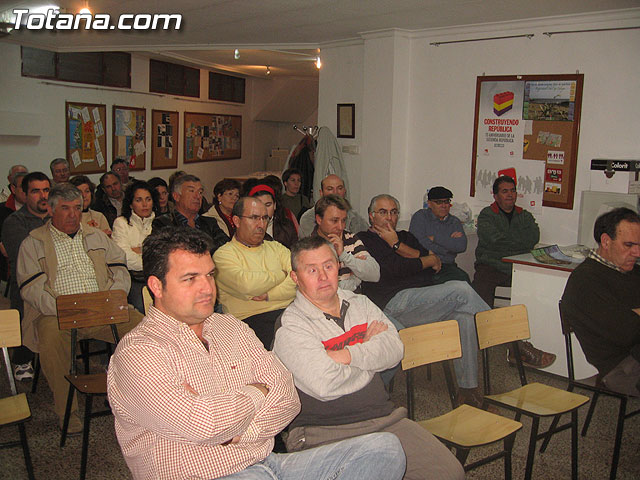 LA ASAMBLEA DE IU EN TOTANA ELIGE, POR UNANIMIDAD, A PEDRO MARTNEZ COMO CANDIDATO A LA ALCALDA - 3