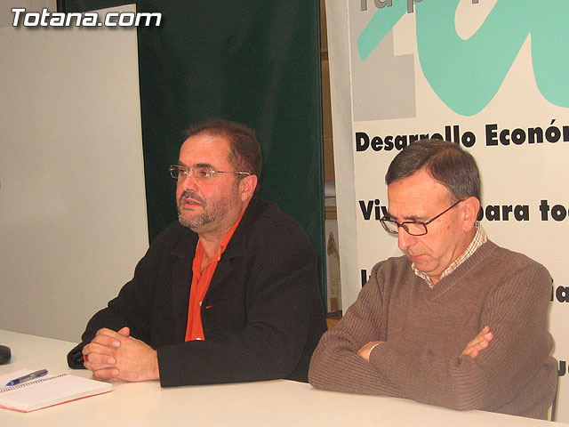 LA ASAMBLEA DE IU EN TOTANA ELIGE, POR UNANIMIDAD, A PEDRO MARTNEZ COMO CANDIDATO A LA ALCALDA - 4