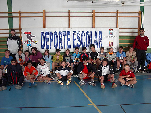 UN TOTAL DE 101 ESCOLARES DE TODOS LOS PUNTOS DE LA REGIN DE MURCIA SE DIERON CITA EL PASADO SBADO 13 DE ENERO EN LA SALA ESCOLAR DE TOTANA, CON MOTIVO DE LA FASE PREVIA DE BDMINTON DE DEPORTE ESCOLAR - 4