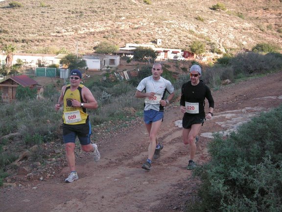 INTEGRANTES DEL CLUB DE ATLETISMO PTICA SANTA EULALIA PARTICIPARON EN EN EL I ROLDN TRAIL - 5