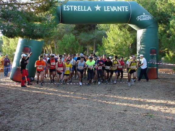 INTEGRANTES DEL CLUB DE ATLETISMO ÓPTICA SANTA EULALIA PARTICIPARON EN EN EL I ROLDÁN TRAIL - 12