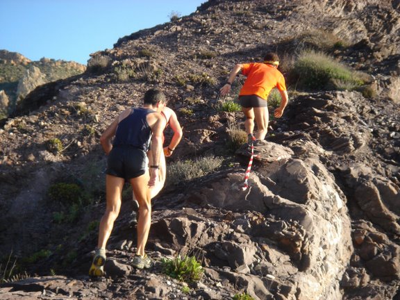 INTEGRANTES DEL CLUB DE ATLETISMO PTICA SANTA EULALIA PARTICIPARON EN EN EL I ROLDN TRAIL - 15