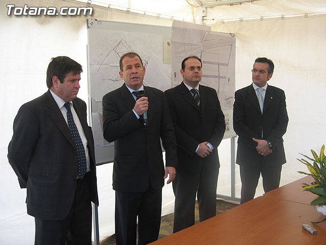 EL CONSEJERO DE INDUSTRIA Y LAS AUTORIDADES LOCALES INAUGURAN LA IV FASE DEL POLÍGONO EL SALADAR DE TOTANA AL QUE ACCEDEN 40 NUEVAS EMPRESAS - 7