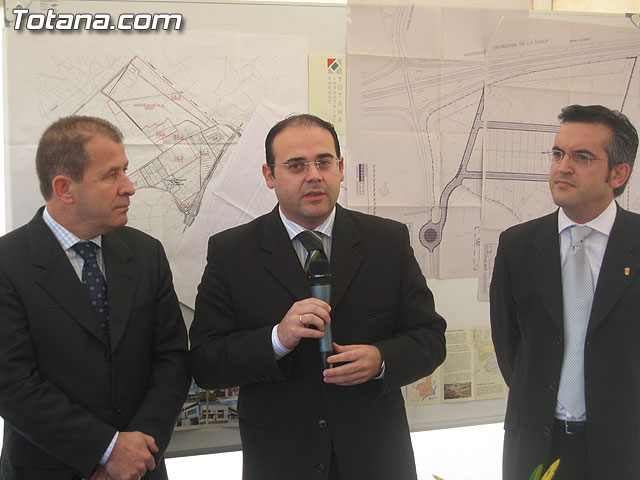 EL CONSEJERO DE INDUSTRIA Y LAS AUTORIDADES LOCALES INAUGURAN LA IV FASE DEL POLÍGONO EL SALADAR DE TOTANA AL QUE ACCEDEN 40 NUEVAS EMPRESAS - 11