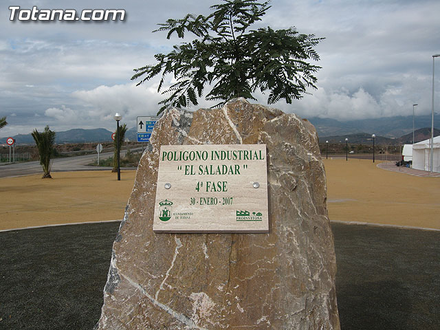 EL CONSEJERO DE INDUSTRIA Y LAS AUTORIDADES LOCALES INAUGURAN LA IV FASE DEL POLÍGONO EL SALADAR DE TOTANA AL QUE ACCEDEN 40 NUEVAS EMPRESAS - 14