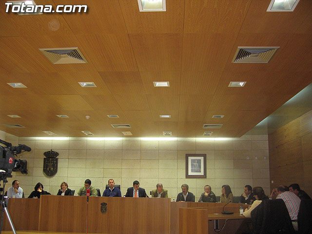 LOS CORPORATIVOS INAUGURAN EL NUEVO SALÓN DE SESIONES CON LA CELEBRACIÓN DEL PLENO ORDINARIO CORRESPONDIENTE AL MES DE ENERO - 8