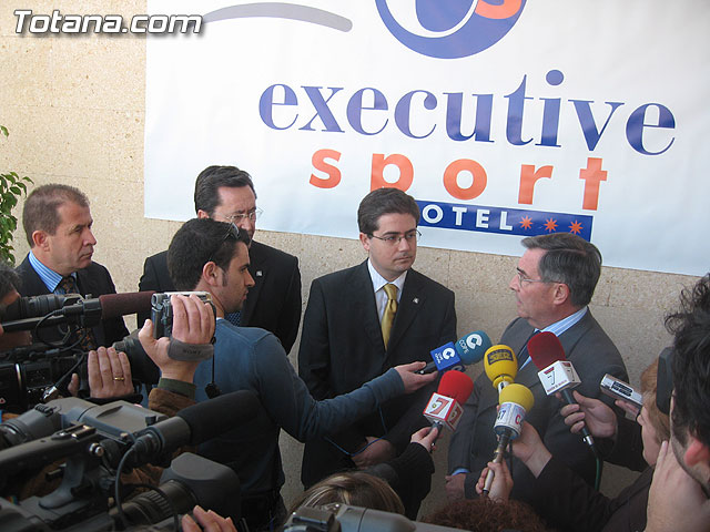 RUIZ ABELLN ENTREG LA Q DE CALIDAD TURSTICA AL HOTEL EXECUTIVE SPORT DE TOTANA - 1