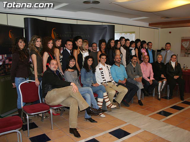 LAS CANDIDATAS A LA CORONA DE MISS MURCIA 2006 ESTUVIERON EN EL HOTEL DE LA SANTA, EN TOTANA - 3