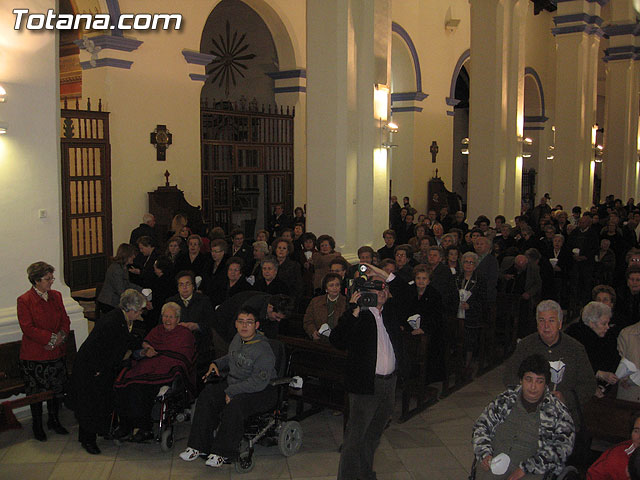 NUMEROSAS PERSONAS PARTICIPARON EL PASADO SBADO 10 DE FEBRERO EN UNA PROCESIN EN HONOR A LA VIRGEN DE LOURDES - 5