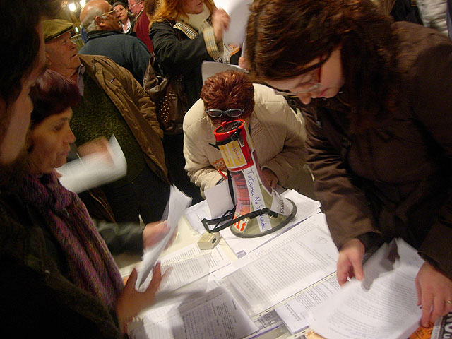 LA PLATAFORMA CIUDADANA NO A ESTE PLAN URBANSTICO HACE UNA VALORACIN MUY POSITIVA DE LA CONCENTRACIN QUE TUVO LUGAR EL PASADO VIERNES 23 DE FEBRERO EN LA PLAZA DE LA CONSTITUCIN - 3