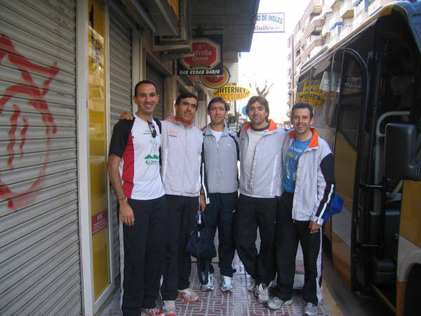 MIEMBROS DEL CLUB DE ATLETISMO PTICA SANTA EULALIA PARTICIPARON  EN LA XXIV EDICIN DE LA MEDIA MARATN 