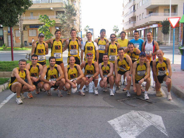 MIEMBROS DEL CLUB DE ATLETISMO PTICA SANTA EULALIA PARTICIPARON  EN LA XXIV EDICIN DE LA MEDIA MARATN 