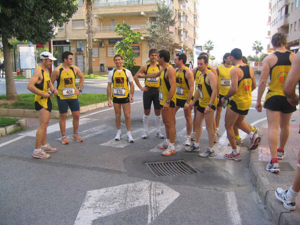 MIEMBROS DEL CLUB DE ATLETISMO PTICA SANTA EULALIA PARTICIPARON  EN LA XXIV EDICIN DE LA MEDIA MARATN 