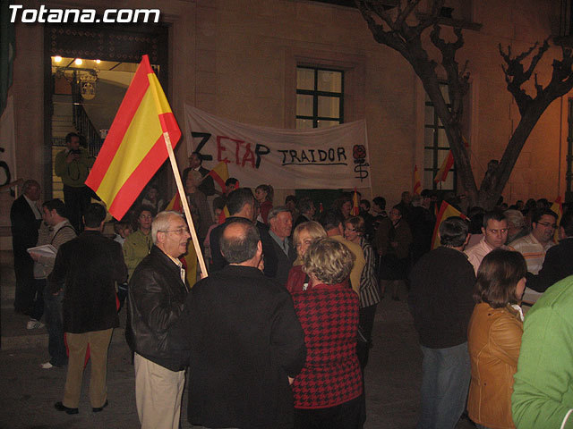 EL PP DE TOTANA CONSIDERA QUE ZAPATERO PASARÁ A LA HISTORIA COMO EL PRESIDENTE QUE HUMILLÓ A LAS VÍCTIMAS DEL TERRORISMO Y CHANTAJEÓ AL ESTADO DE DERECHO - 1