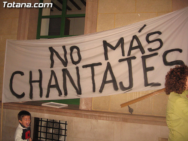 EL PP DE TOTANA CONSIDERA QUE ZAPATERO PASARÁ A LA HISTORIA COMO EL PRESIDENTE QUE HUMILLÓ A LAS VÍCTIMAS DEL TERRORISMO Y CHANTAJEÓ AL ESTADO DE DERECHO - 6