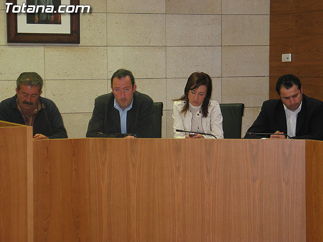 EL PSOE ANUNCIA QUE EL PP RECHAZA LA CONVOCATORIA DE UN REFERENDUM SOBRE EL PGOM - 8 EL PSOE ANUNCIA QUE EL PP RECHAZA LA CONVOCATORIA DE UN REFERENDUM SOBRE EL PGOM - 8