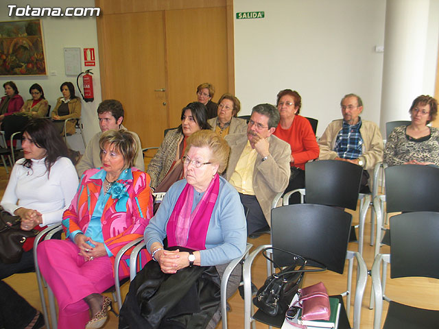 LA DIRECTORA DEL INSTITUTO DE LA MUJER Y LAS AUTORIDADES LOCALES PRESENTAN EL II PLAN DE IGUALDAD DE OPORTUNIDADES (2007/2011) DE TOTANA - 12