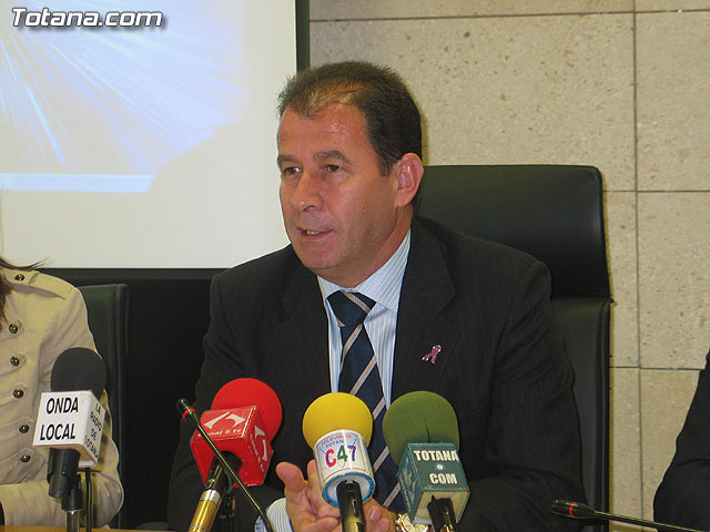 LA DIRECTORA DEL INSTITUTO DE LA MUJER Y LAS AUTORIDADES LOCALES PRESENTAN EL II PLAN DE IGUALDAD DE OPORTUNIDADES (2007/2011) DE TOTANA - 17