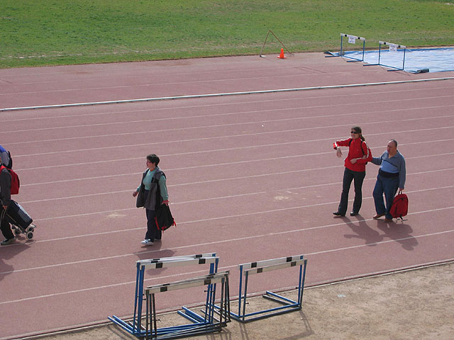 MARI CARMEN ROBLES Y PEDRO CÁNOVAS CONSIGUEN SUBIR AL PODIUM EN EL CAMPEONATO REGIONAL DE ATLETISMO - 2